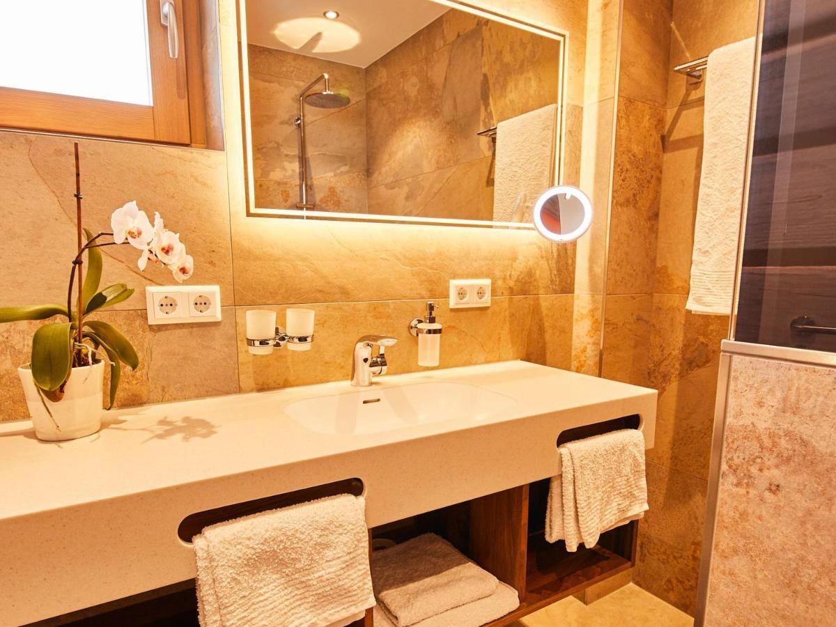 Hotel Hornstein - Weingut, Vinothek & Gastronomie Нонненхорн Экстерьер фото