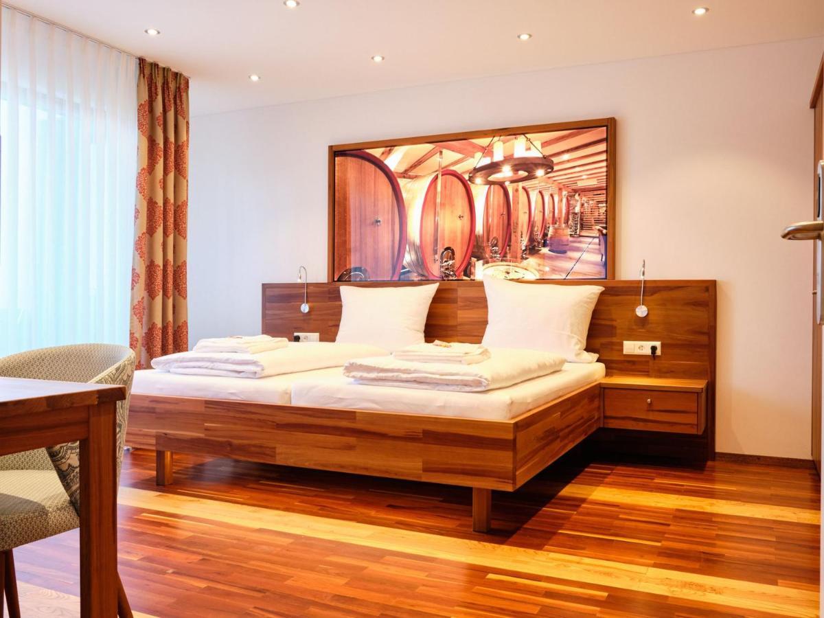 Hotel Hornstein - Weingut, Vinothek & Gastronomie Нонненхорн Экстерьер фото